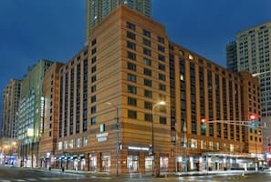 Embassy Suites by Hilton Chicago Downtown
