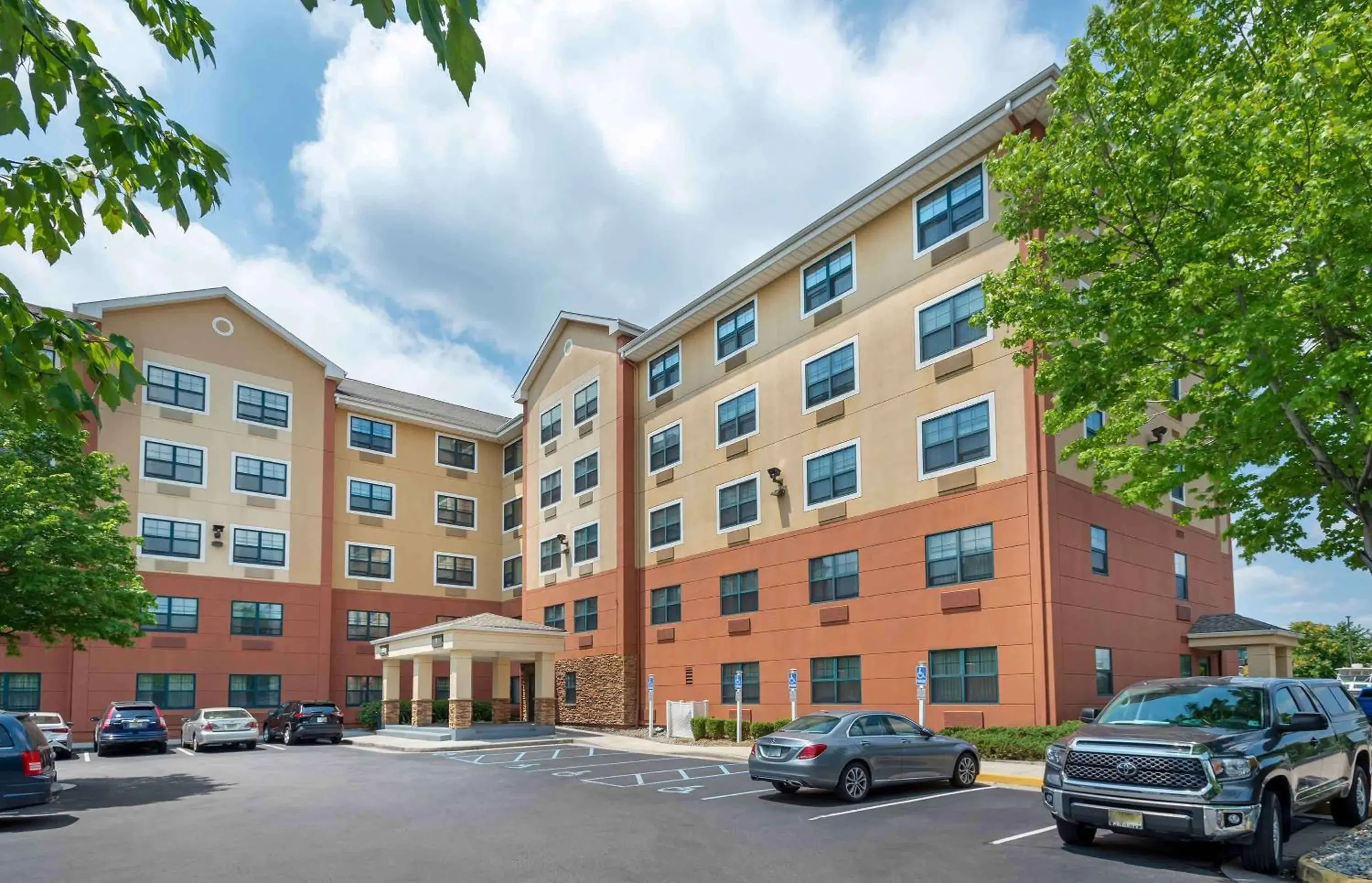 InTown Suites Extended Stay Secaucus exterior