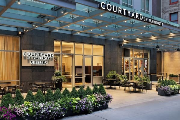Courtyard by Marriott New York Manhattan/Chelsea exterior