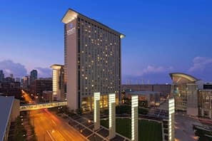 Hyatt Regency McCormick Place exterior