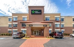 Extended Stay America Washington DC Tysons Corner exterior