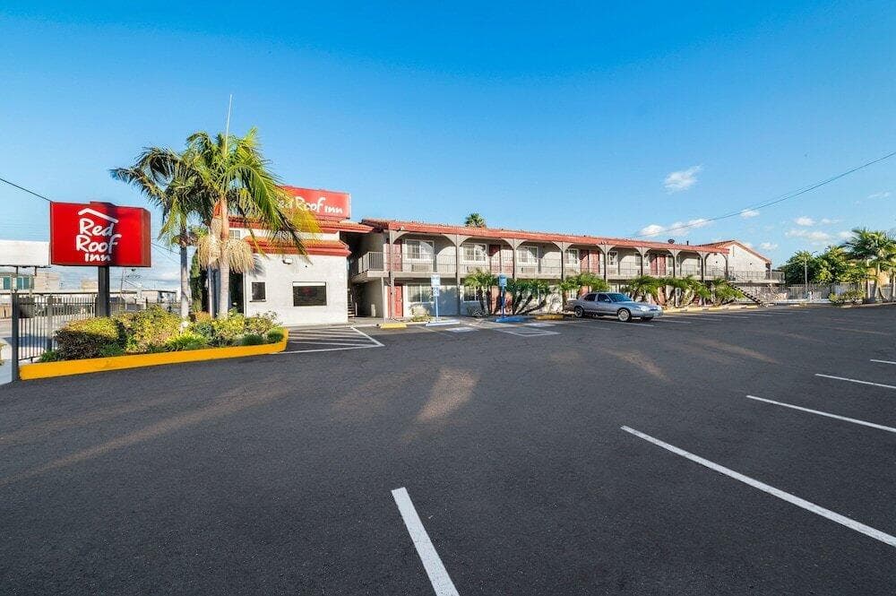 Red Roof Inn Los Angeles - Bellflower exterior