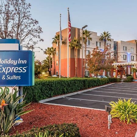 Holiday Inn Express & Suites Fremont Milpitas Central exterior