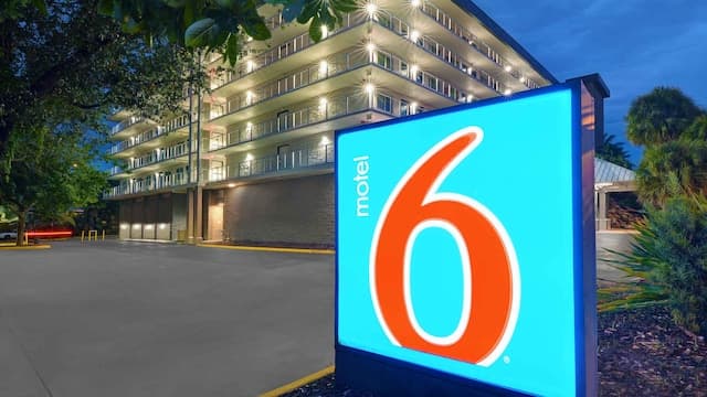 Motel 6 Miami