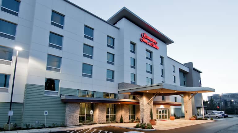 Hampton Inn & Suites Bellevue Downtown