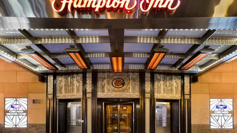 Hampton Inn Chicago Downtown/N Loop/Michigan Ave exterior