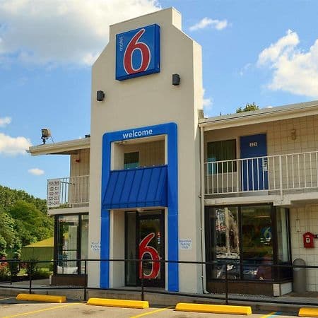 Motel 6 Boston South Braintree exterior