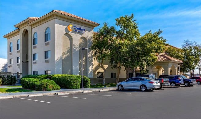 Comfort Inn Phoenix North exterior