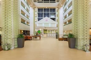 Hilton Garden Inn Dallas/Market Center exterior