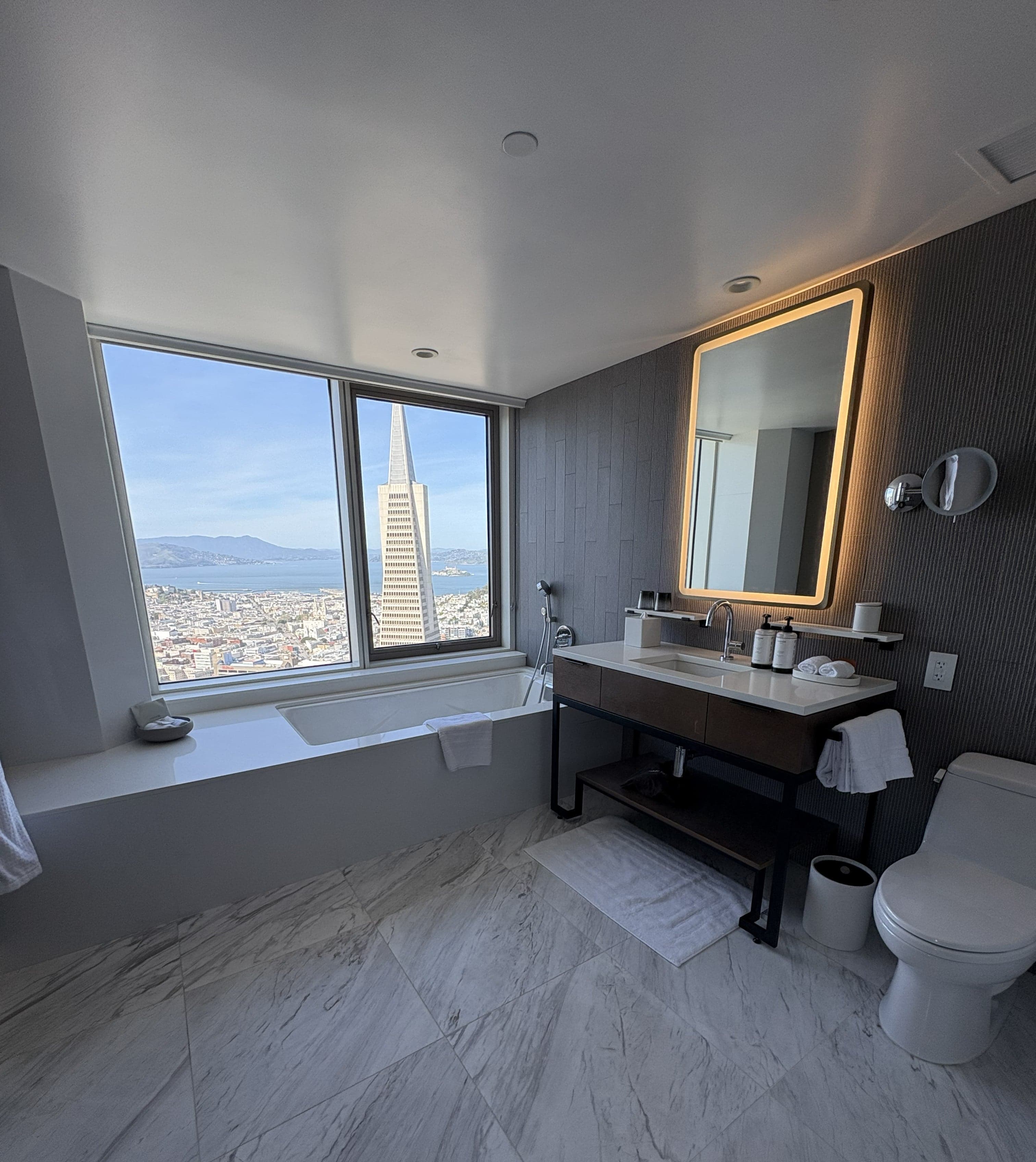 Four Seasons Hotel San Francisco at Embarcadero