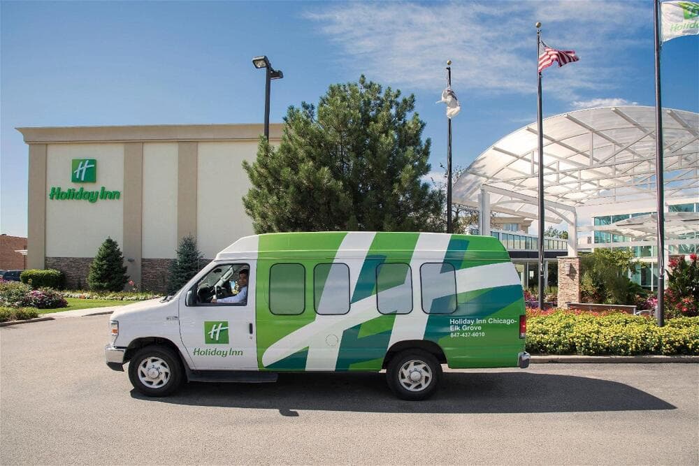 Holiday Inn Chicago Elk Grove exterior