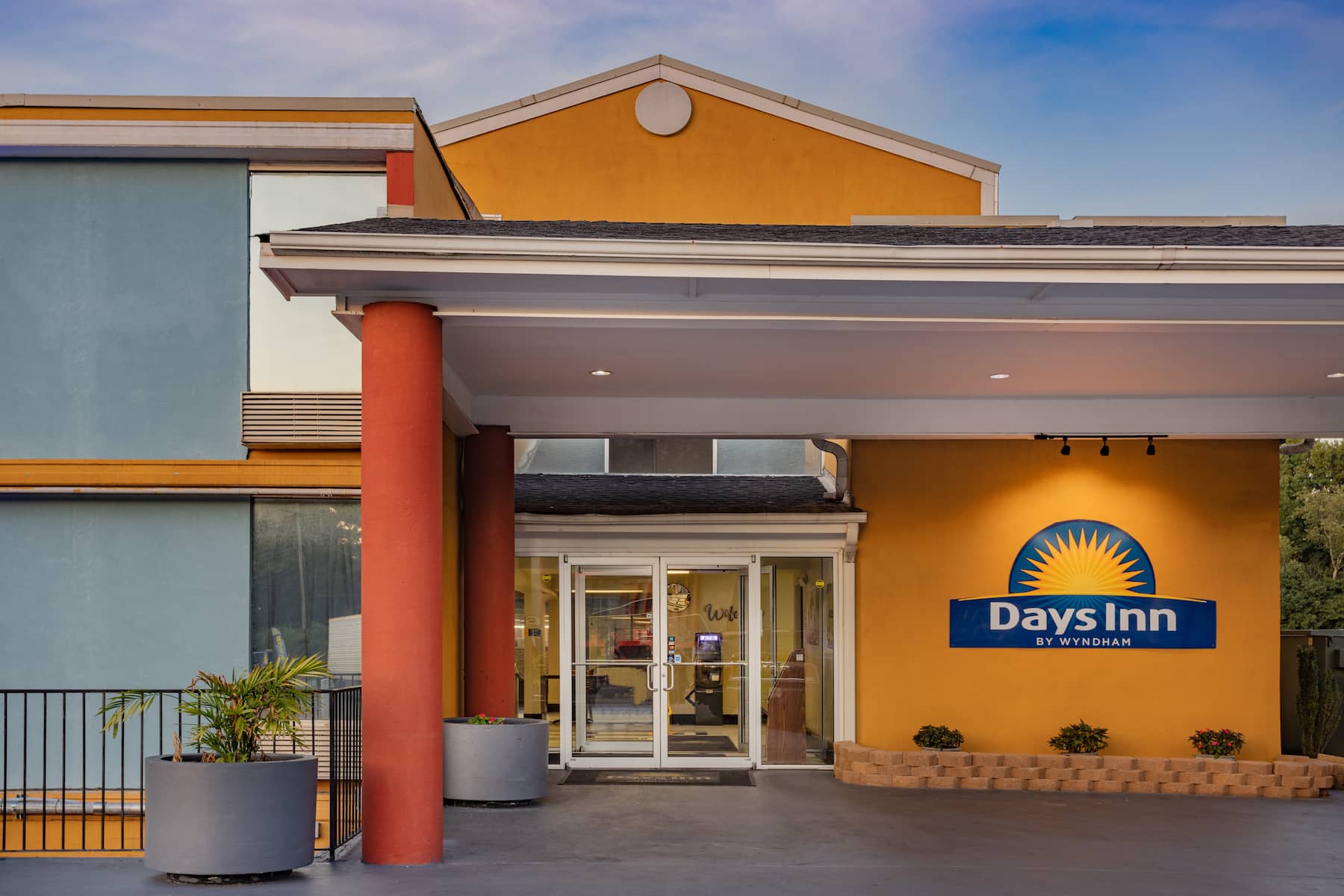 Super 8 by Wyndham Atlanta Airport West exterior
