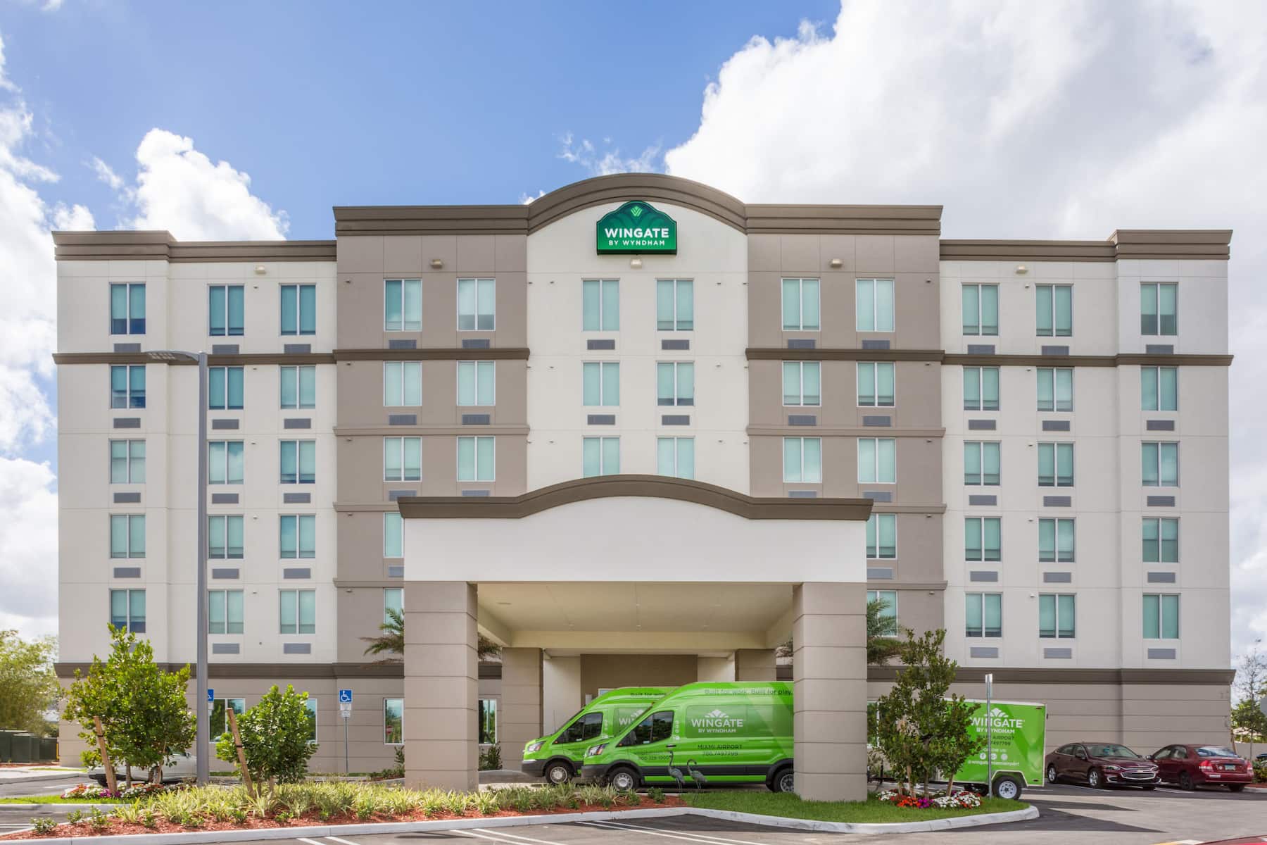 Baymont by Wyndham Miami Doral exterior