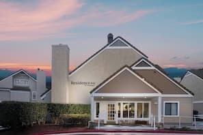 Residence Inn San Francisco Airport/Oyster Point exterior