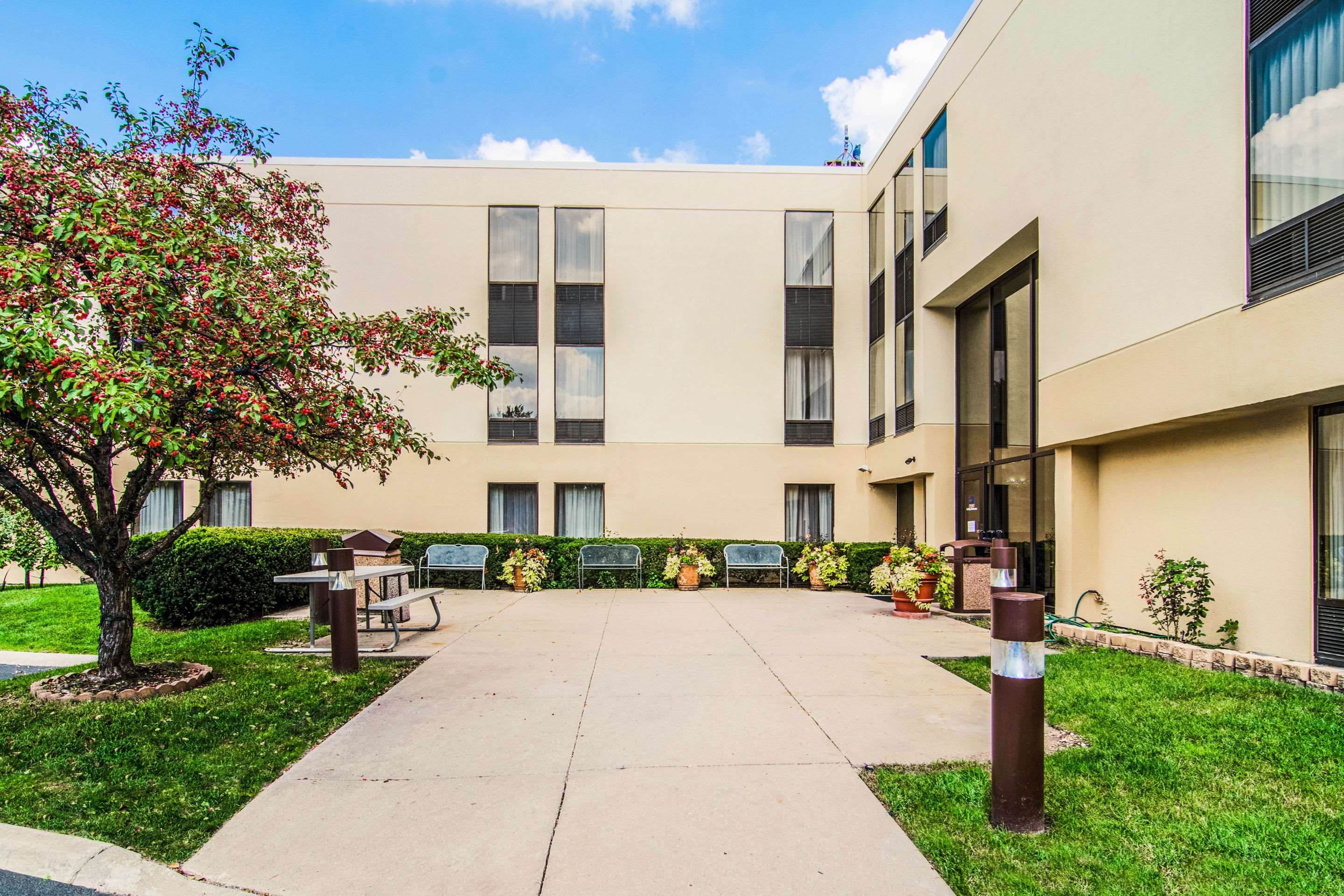 Comfort Inn O'Hare Airport exterior