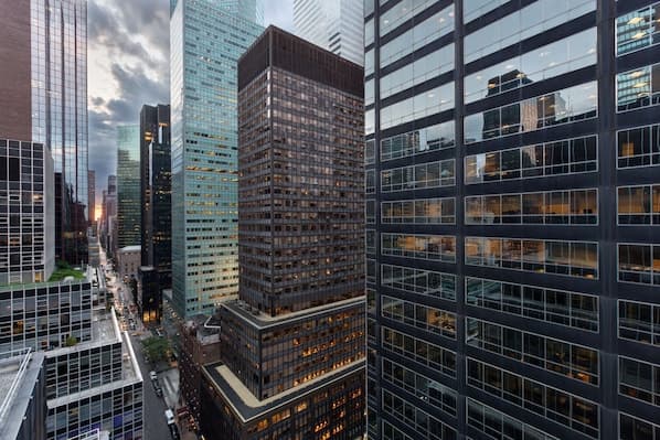 Hilton Garden Inn New York/Brooklyn exterior