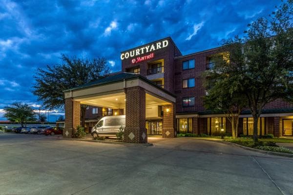 Hyatt Place Dallas/DFW Airport South exterior