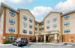 Extended Stay America New York City LaGuardia Airport exterior