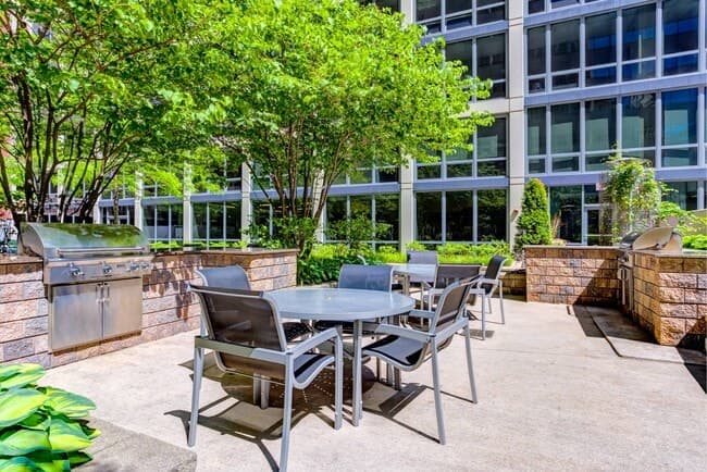 Oakwood at 215 West exterior