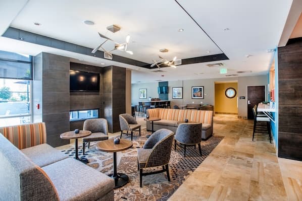 Staybridge Suites Denver Downtown exterior