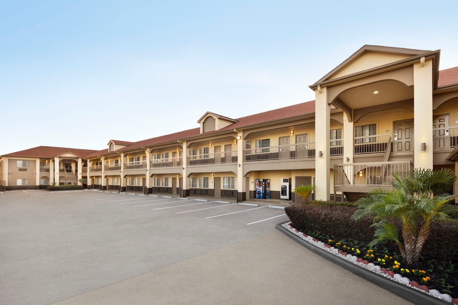 Days Inn by Wyndham Houston Intercontinental Airport exterior