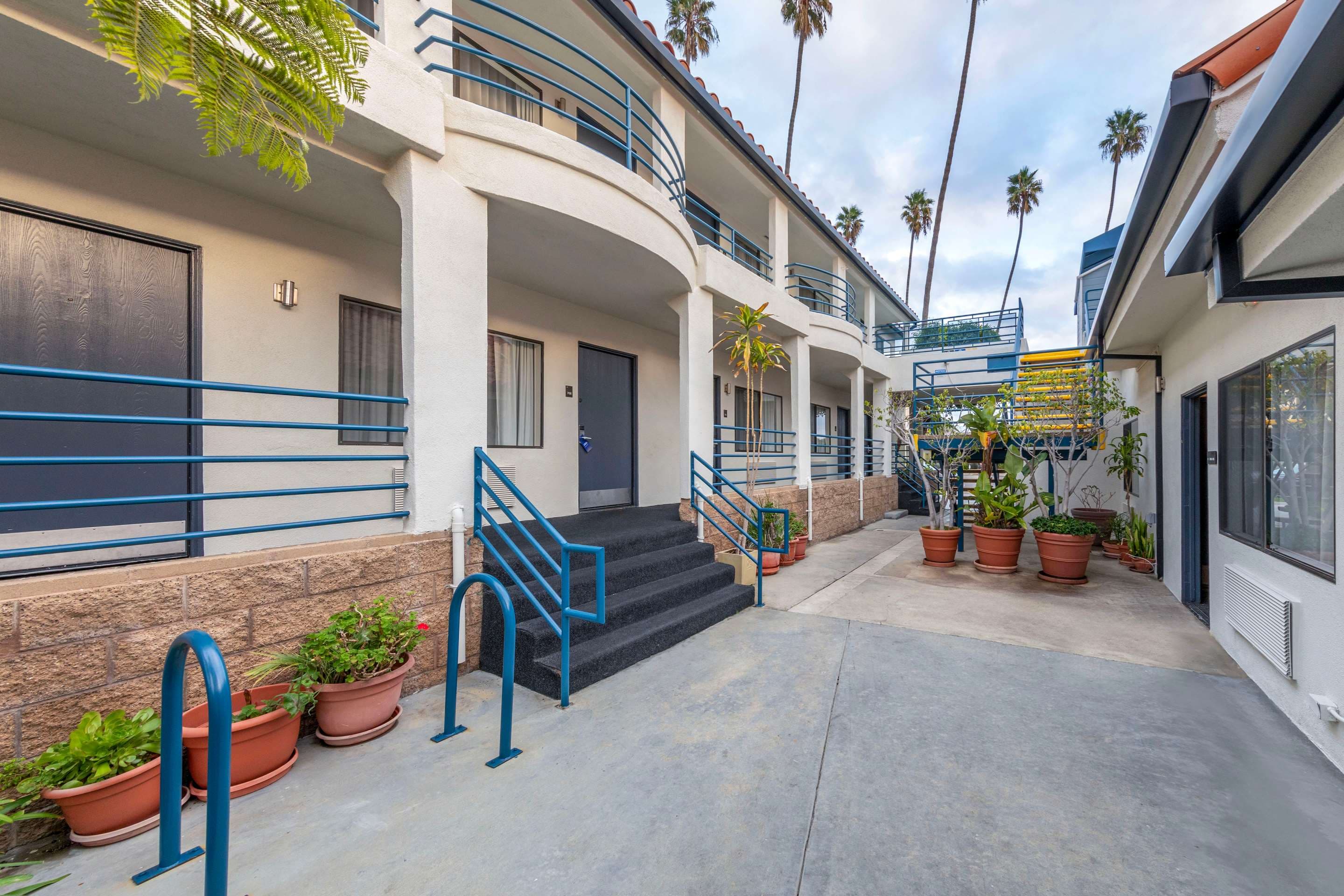 Comfort Inn Santa Monica exterior