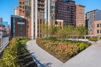 Sonder at 1001 South State exterior