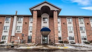 Motel 6 Chicago Elk Grove Village exterior
