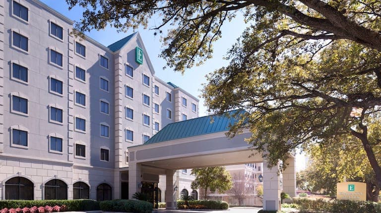 Tru by Hilton Houston Galleria exterior