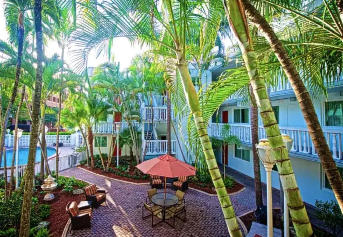 Residence Inn Miami Coconut Grove exterior