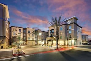 Homewood Suites by Hilton Los Angeles Airport