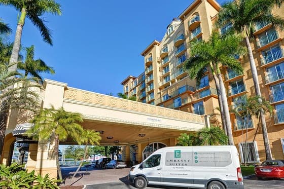 Embassy Suites by Hilton Miami International Airport exterior