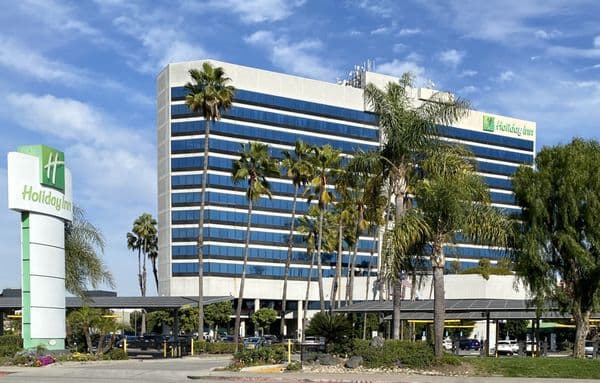 Holiday Inn Express & Suites Torrance exterior