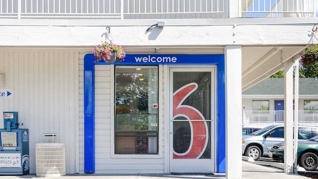 Motel 6 Tacoma South exterior