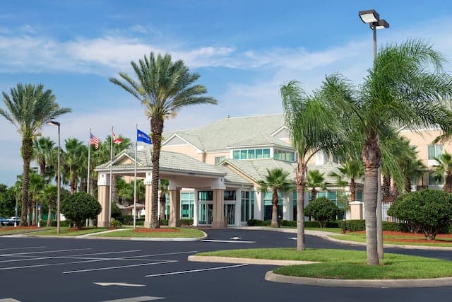 Hilton Garden Inn Orlando at SeaWorld exterior