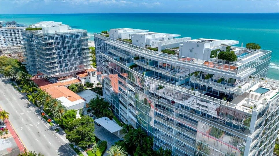 Four Seasons Hotel at The Surf Club