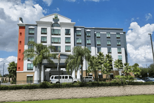 Holiday Inn Express & Suites Orlando International Drive exterior