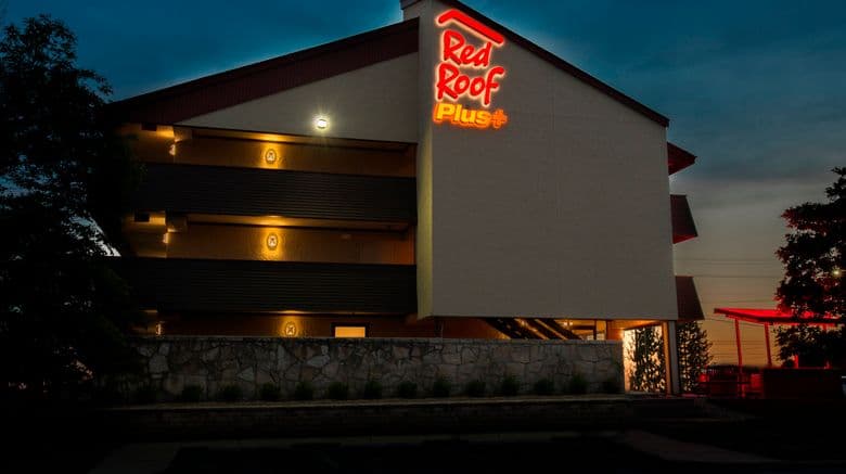 Red Roof Inn Chicago Naperville exterior