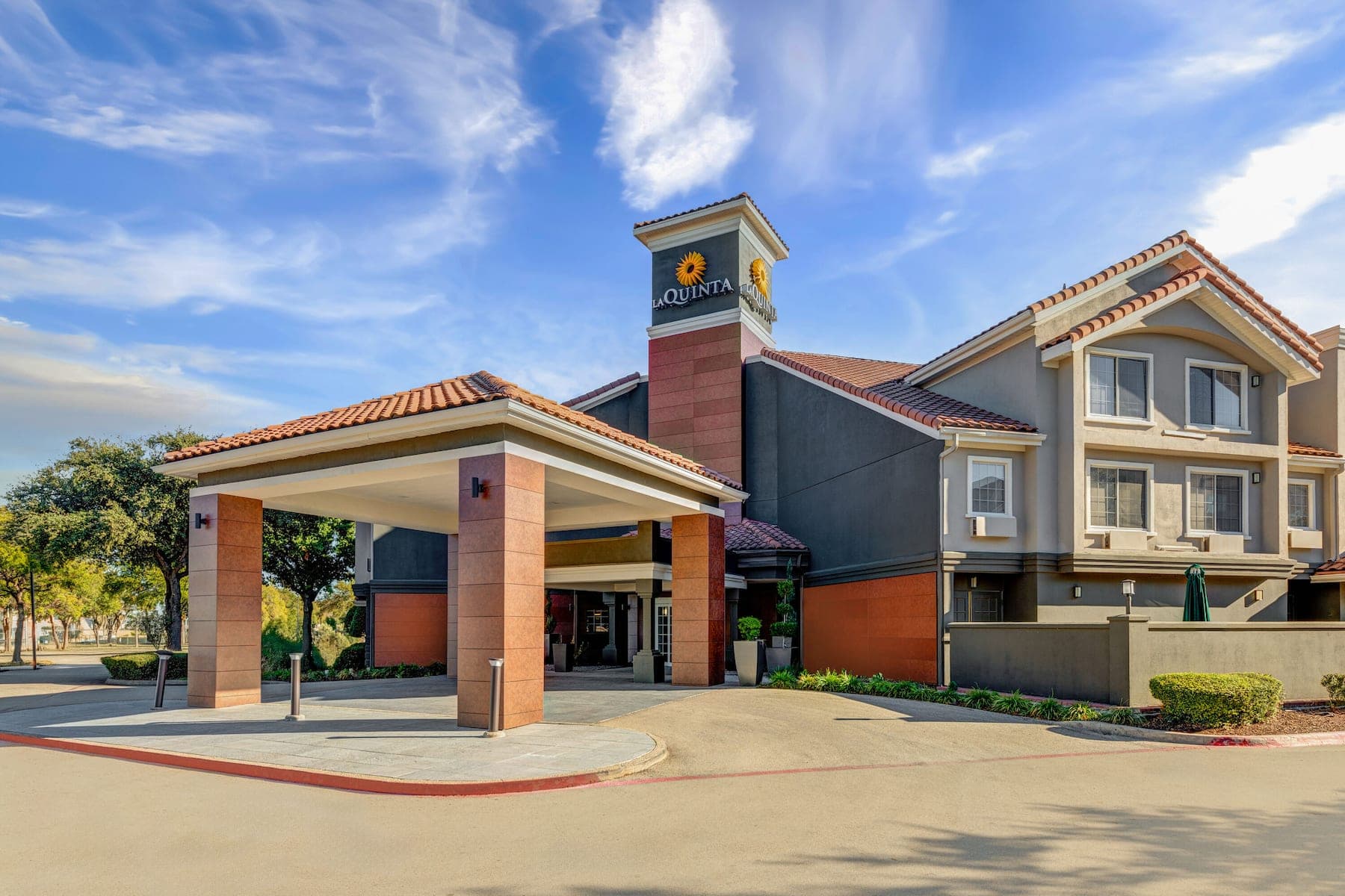 Quality Inn DFW Airport North exterior