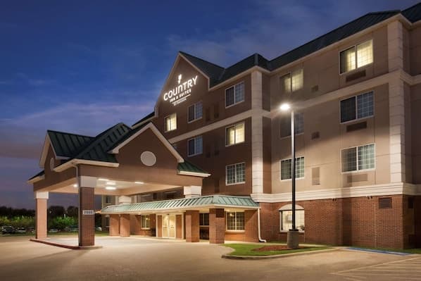 Country Inn & Suites DFW Airport South