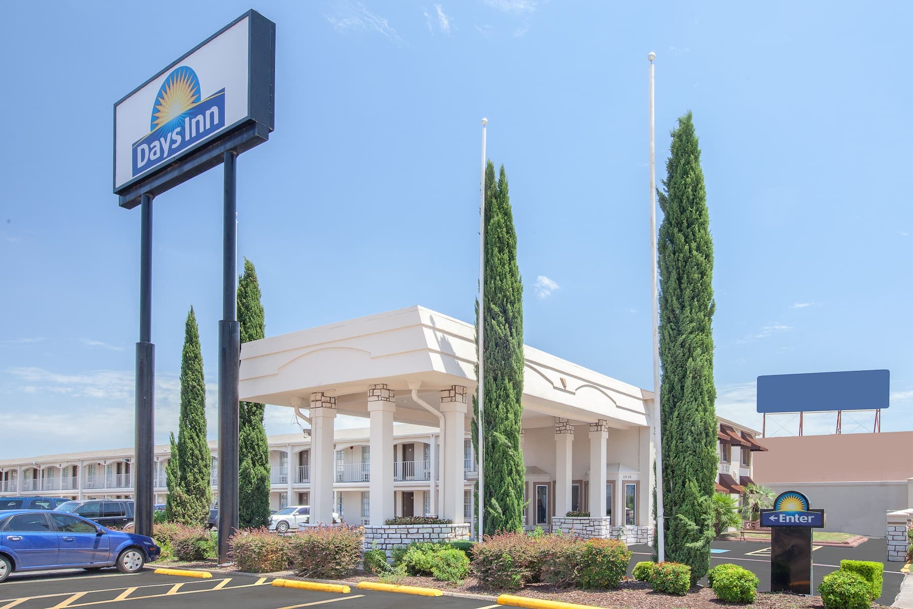 Days Inn by Wyndham Dallas Market Center