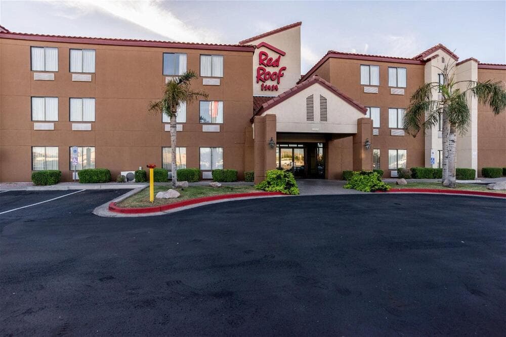 Red Roof Inn Phoenix West exterior