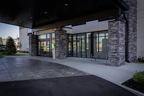 Holiday Inn Express & Suites Boston South Randolph