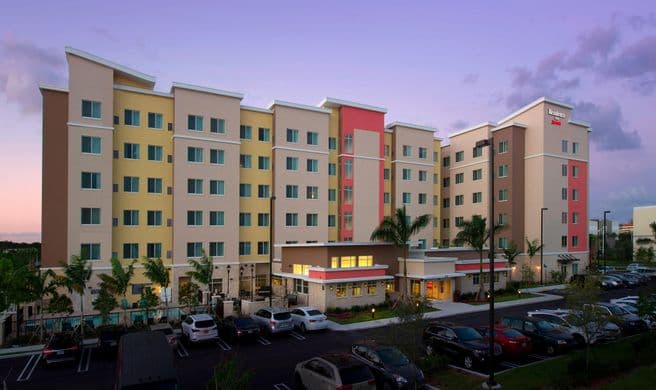 Residence Inn Miami Airport West/Doral exterior