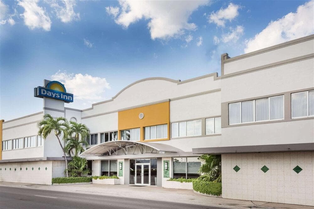 Days Inn by Wyndham Miami Airport North exterior