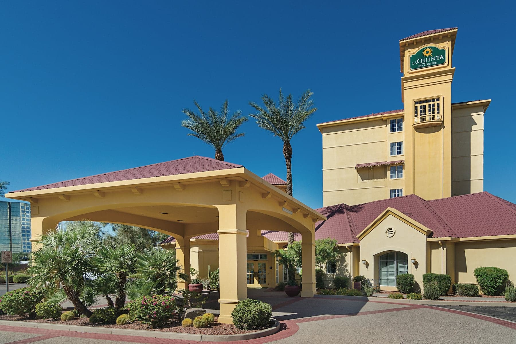 La Quinta Inn & Suites Phoenix Mesa West exterior