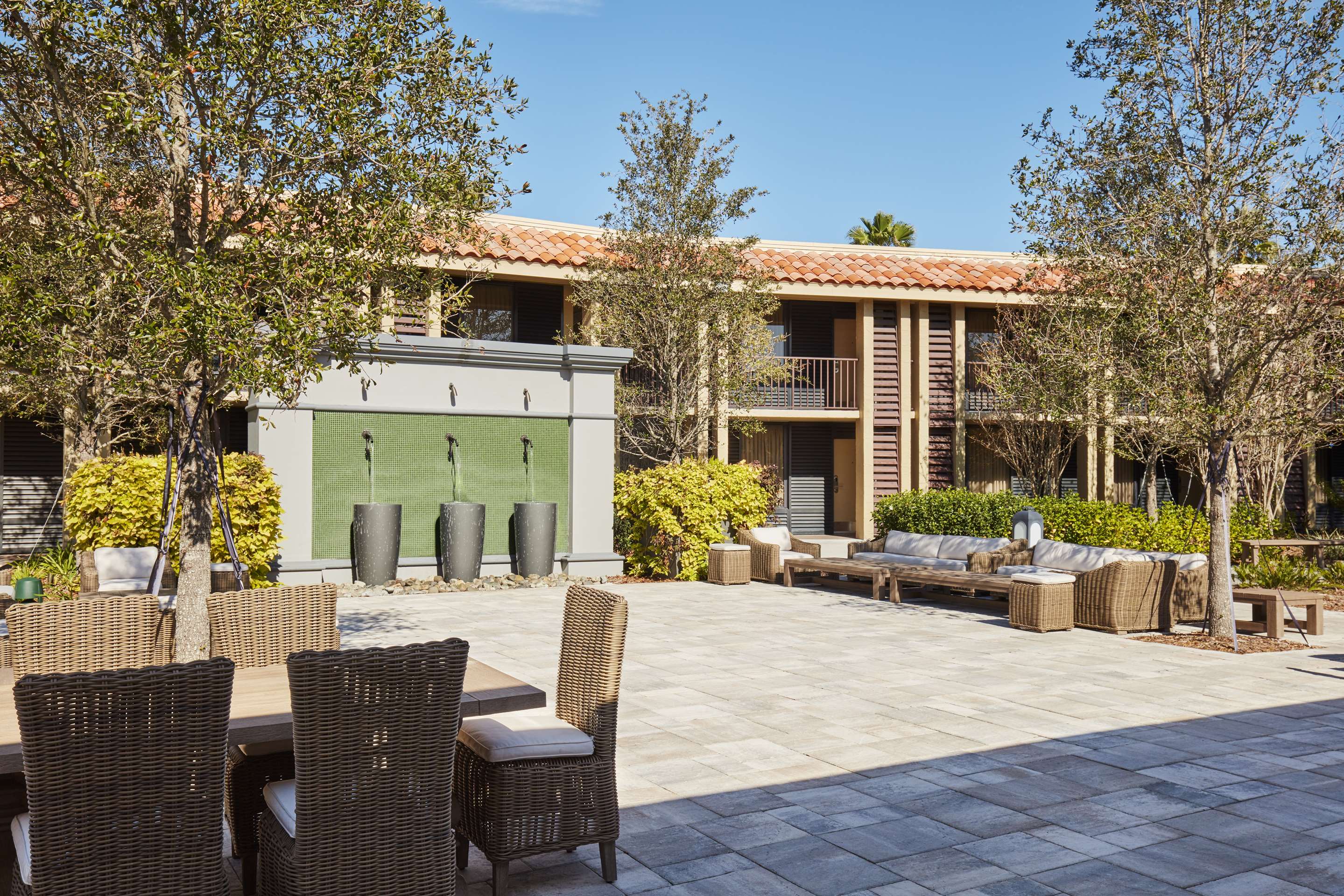 DoubleTree by Hilton Orlando at SeaWorld exterior