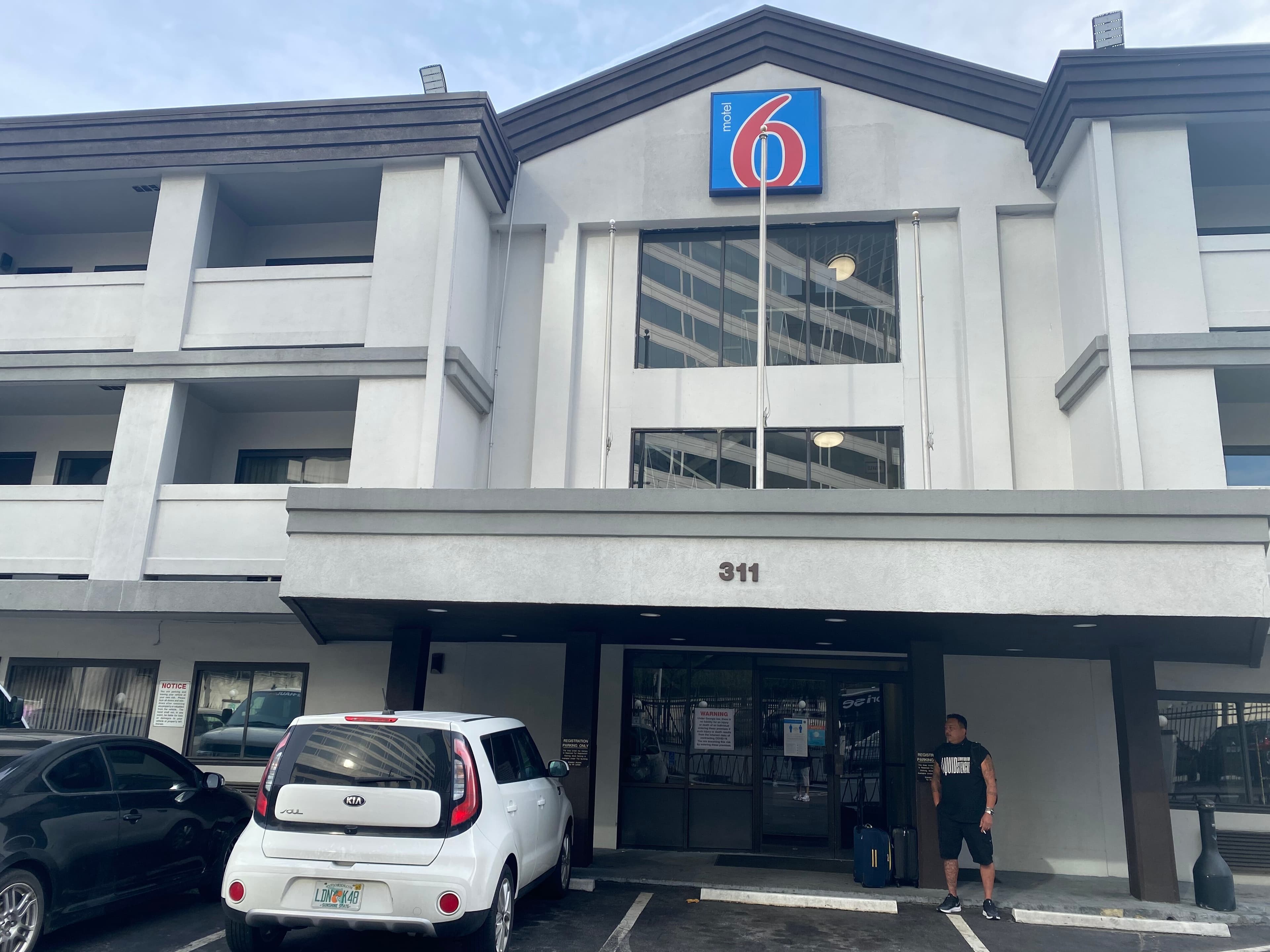 Motel 6 Atlanta Airport exterior