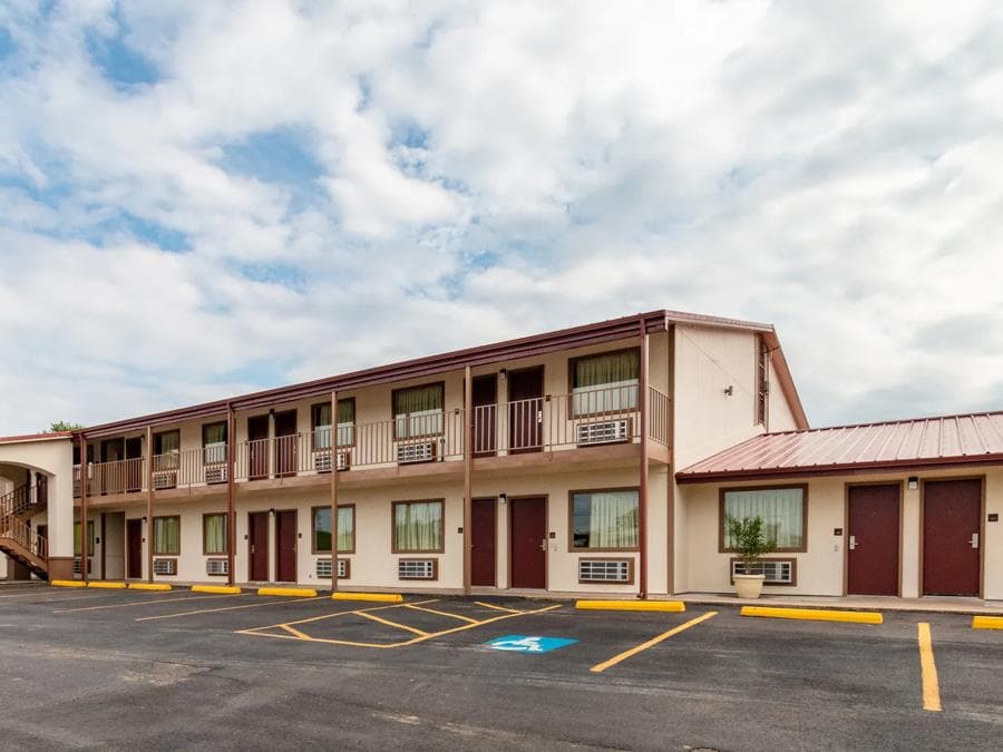 Red Roof Inn Houston Katy exterior