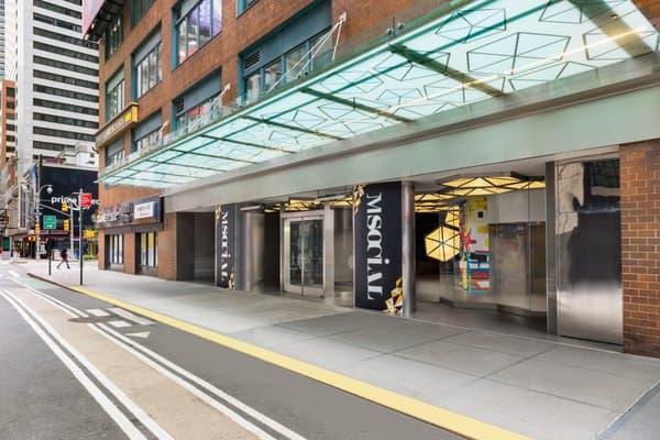 W New York Times Square